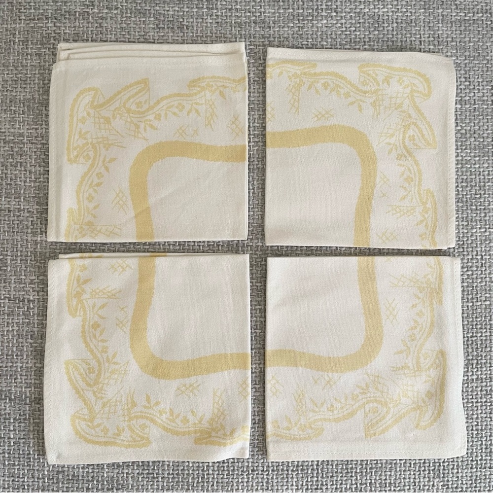 SET of 4 Vintage Cocktail or Tea Napkins